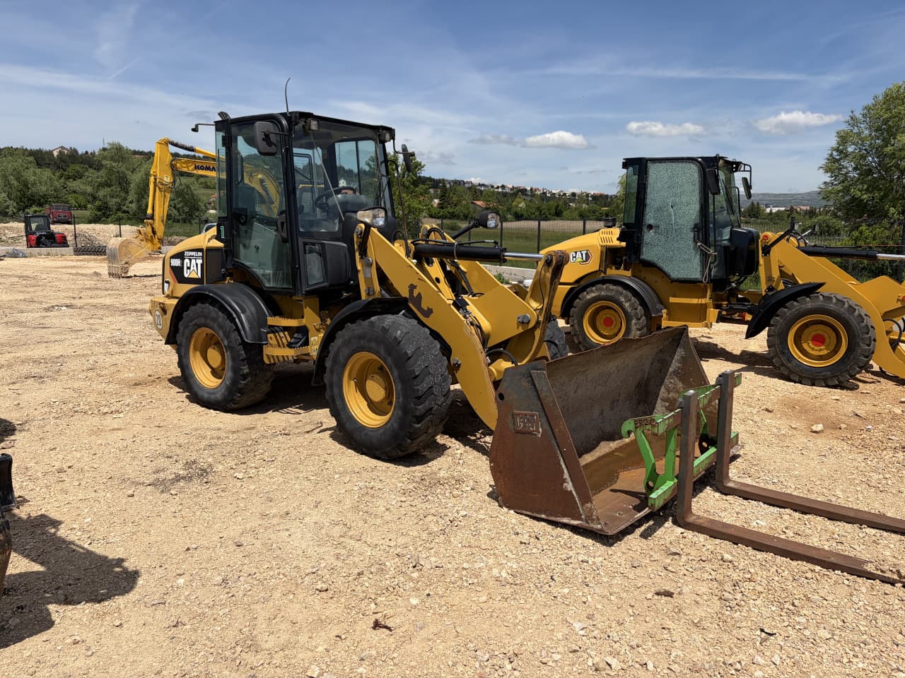 Mini utovarivac 6.5 t caterpillar 2012 bager