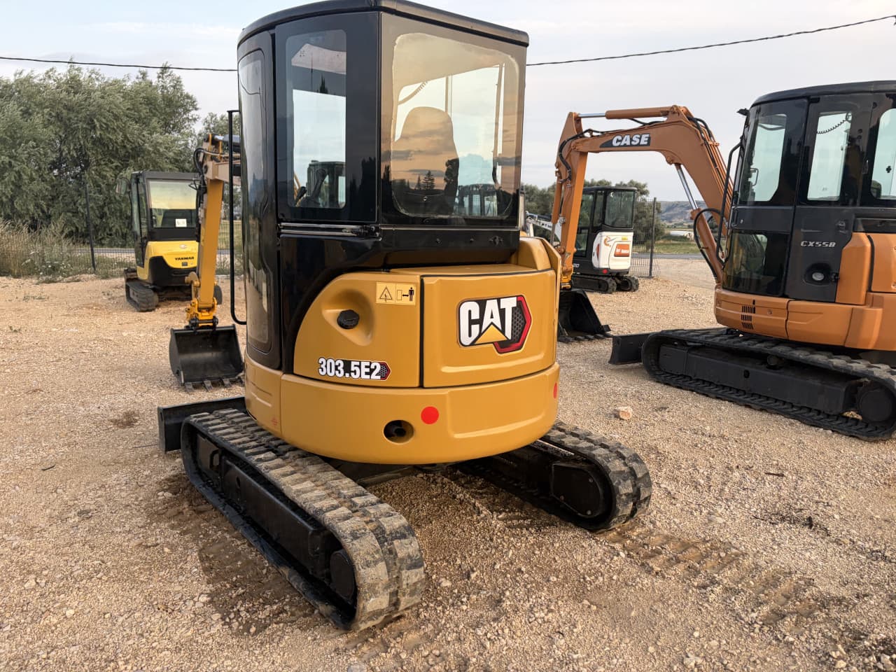 Mini bager caterpillar 303.5E2